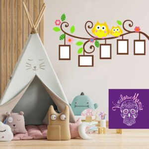 Árbol con fotos y búhos